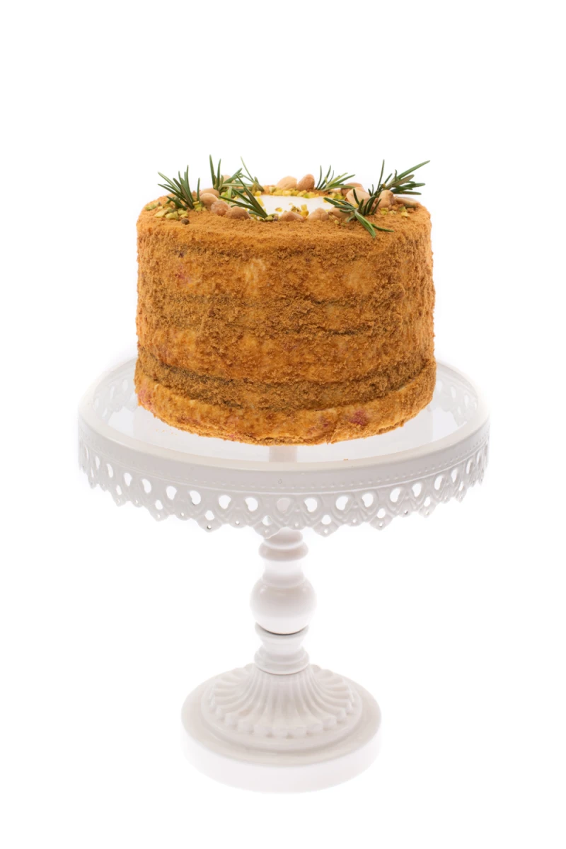 Tort Medovik cu fistic si zmeura